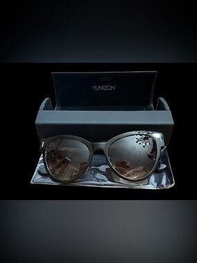 Women’s Black Gradient Sunglasses